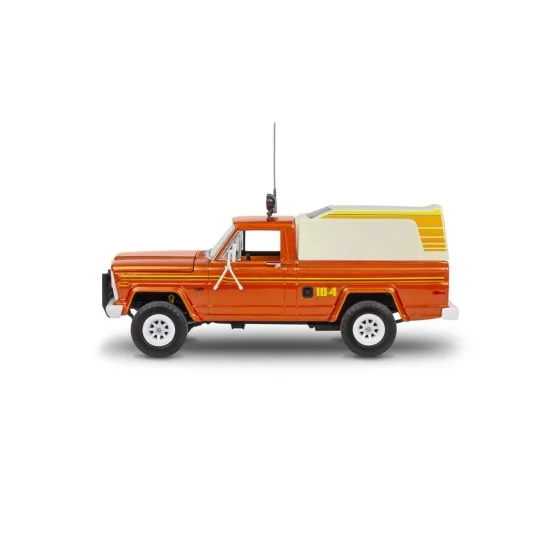 Jeep J-10 pickup with camper - Revell 14568