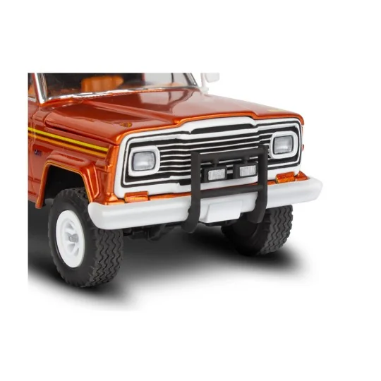 Jeep J-10 pickup with camper, 1/24 - Revell 14568