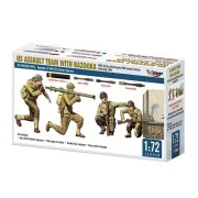 US ASSAULT TEAM WITH BAZOOKA, WW2 US GIs with Bazooka M1A1 rocket l...