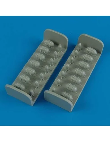 B-24 Liberator oxygen cylinders, 1/72 - Quickboost QB72 319