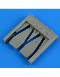Sepecat Jaguar GR.1/GR.1a bases for chaff and flare dispensers, 1/4...