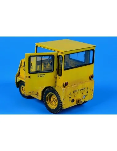 United Tractor GC340/SM-340 US Navy/DLA, 1/32 - Aerobonus 320.045
