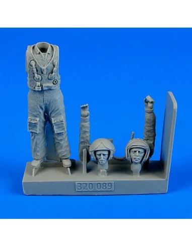 Soviet Pilot with life jacket-the Cold War period, 1/32 - Aerobonus...