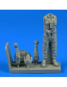 US NAVY Pilot with bag-Vietnam War 1965- -1973, 1/32 - Aerobonus 32...