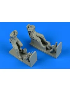Soviet WWII Pilot a.Gunner for II-2m3 Sturmovik wit seat, 1/32 - Ae...