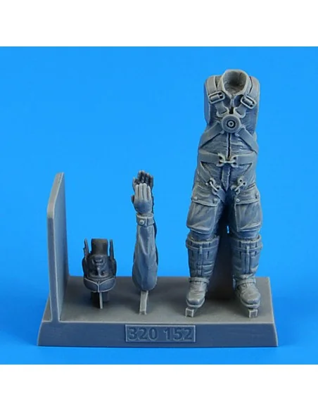 Luftwaffe WWII Pilot with a parachute, 1/32 - Aerobonus 320.152