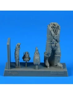 RAF WWII Bomber Pilot with bag, 1/32 - Aerobonus 320.163