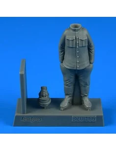 German or Austro-Hungarian WWI Pilot, 1/32 - Aerobonus 320.166