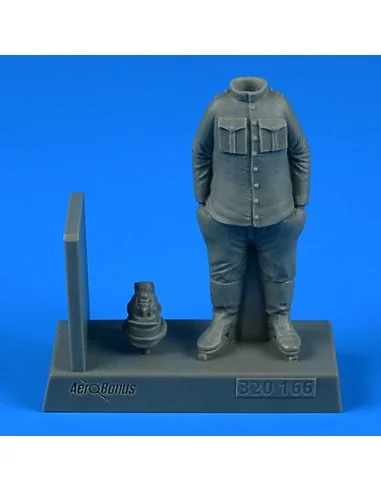 German or Austro-Hungarian WWI Pilot, 1/32 - Aerobonus 320.166