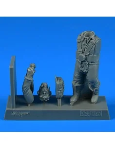 RAF WWII Bomber Pilot with parachute, 1/32 - Aerobonus 320.167