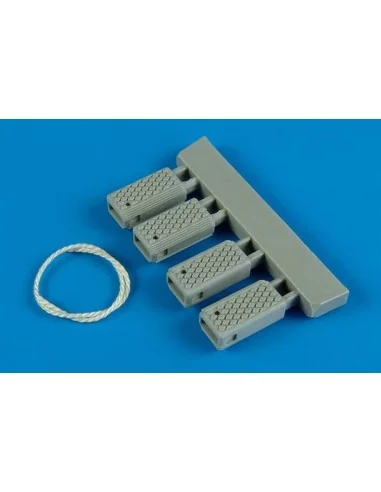 US. Navy poly. wheel chock w/nyl.thread, 1/32 - Wheelliant 132.007