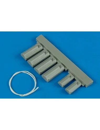 U.S.A.F. wheel chock with nylon thread, 1/32 - Wheelliant 132.013