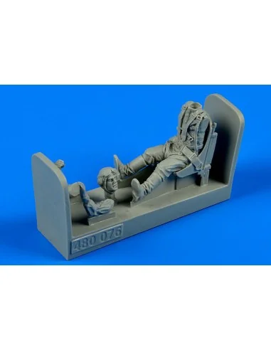Russian WWII pilot with seat for P-39 Ai, 1/48 - Aerobonus 480.076