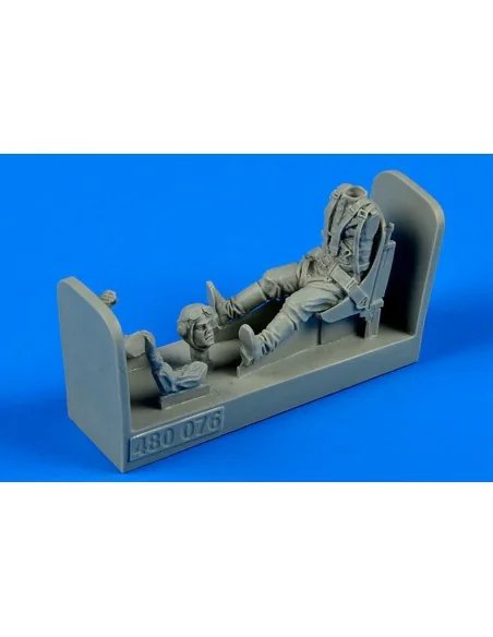 Russian WWII pilot with seat for P-39 Ai, 1/48 - Aerobonus 480.076