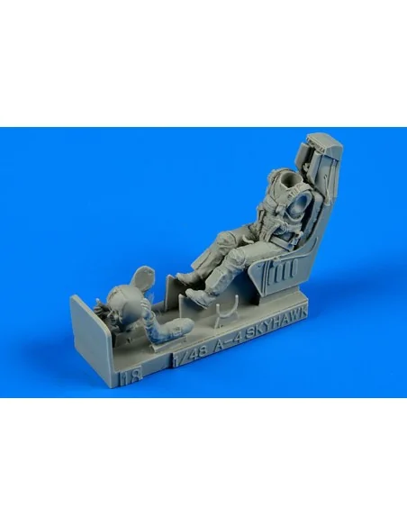 US Navy fighter pilot with ej.seat f A4A, 1/48 - Aerobonus 480.078