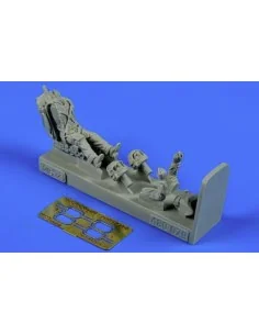 Soviet fighter pilot with ej.seat MiG-25, 1/48 - Aerobonus 480.079