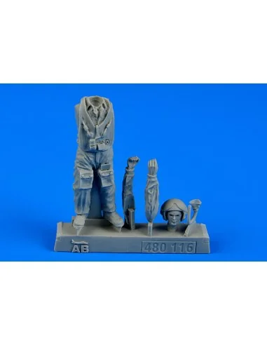 Soviet Pilot w.life jacket-the Cold War, 1/48 - Aerobonus 480.116