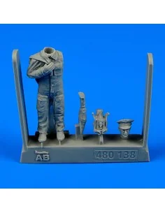 Free French Fighter Pilot WWII NormadieN Niemenn (1942-1945), 1/48 ...