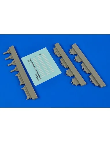 USAF Missile maintenance stands with V-s V-shelf assemblies, 1/48 -...