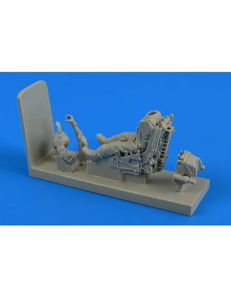 Soviet Pilot with ejection seat f.SU-22/ Su-25, 1/48 - Aerobonus 48...