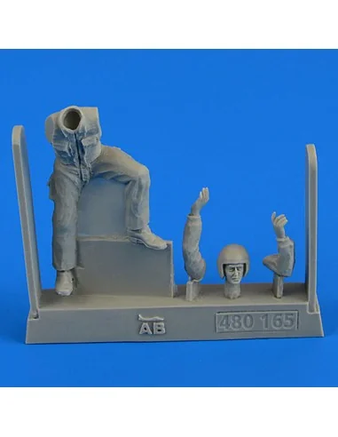 Warshaw Pact Aircraft Mechanic-part 1, 1/48 - Aerobonus 480.165