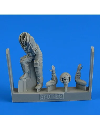 Russian Fighter Pilot on the ladder, 1/48 - Aerobonus 480.199