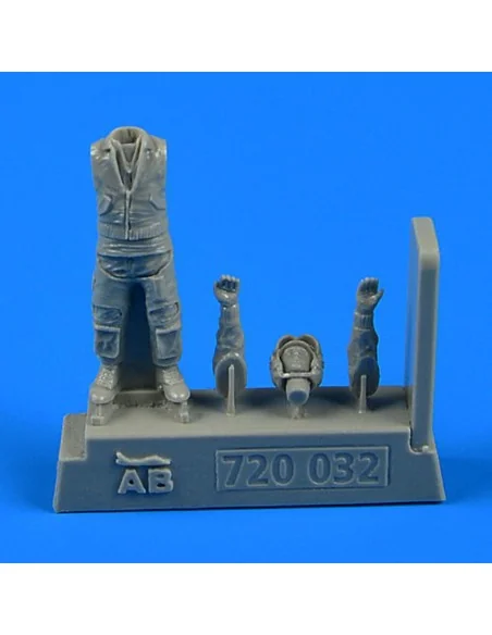 German Modern Luftwaffe/Marine Fighter Pilot, 1/72 - Aerobonus 720032