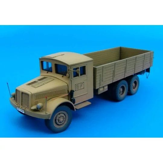 TATRA T111 einheintsfahrerhaus, 1/87 - Hauler HLR87118 TATRA T111 einheintsfahrerhaus, 1/87 - Hauler HLR87118