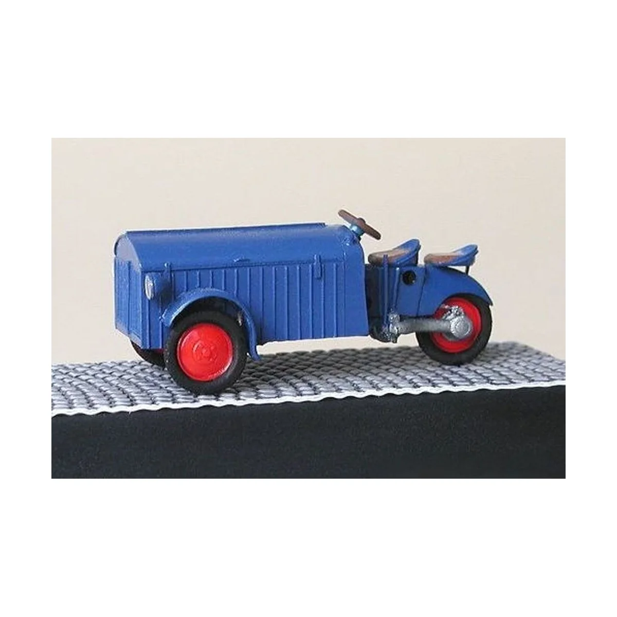 Tatra 49 three-wheeler 1929, 1/87 - Hauler HLR87147