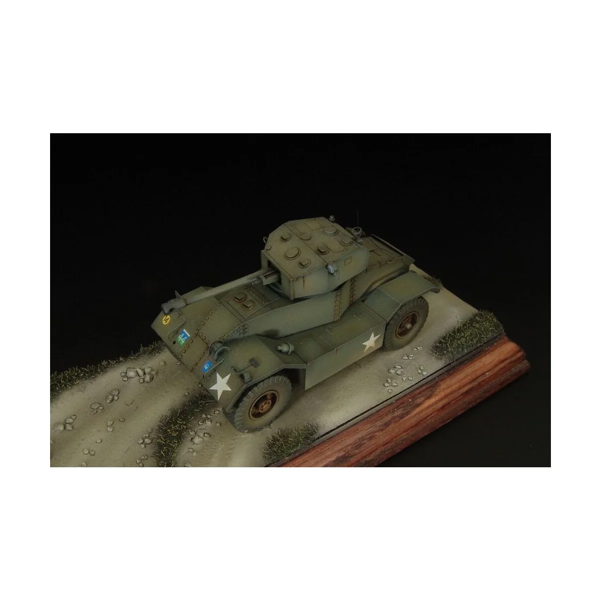 AEC Mk III armored vehicle, 1/72 - Hauler HLP72023