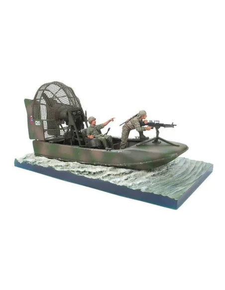 Aircat Airboat Base with 2 Figures (the boat is not included), 1/35...