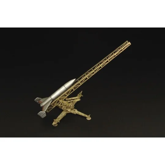 F-55 FEUERLILIE with launching ramp, 1/72 - Hauler HLP72025 F-55 FEUERLILIE with launching ramp, 1/72 - Hauler HLP72025