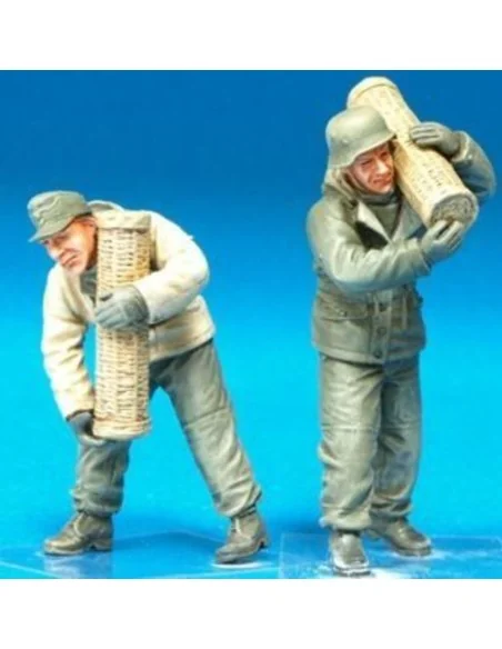 Ger. 15cm Artillery Crew (I) Winter/2Fig, 1/35 - Hobby Fan HF591