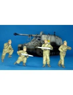 [NO_DESC] German crew for Nashor, Eastern front, 1/35 - Hobby Fan H...