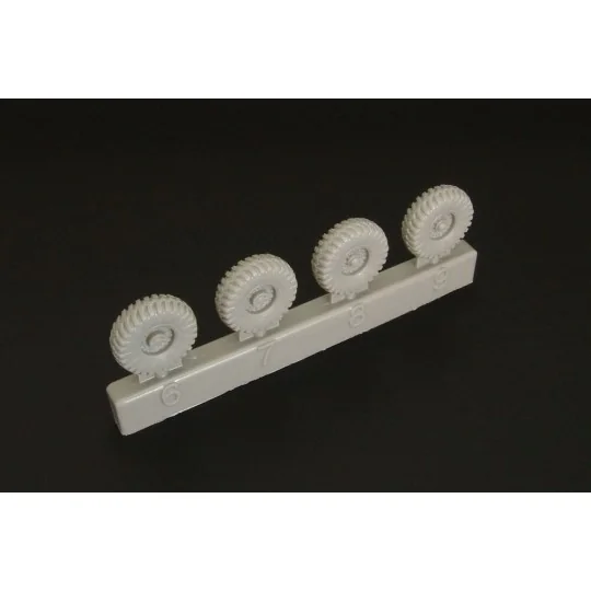 AEC Wheels (Dorchester, Matador), 1/72 - Hauler HLH72081