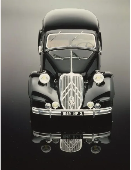 Citroen 15 SIX Traction Avant, 1/8 - Heller 80799