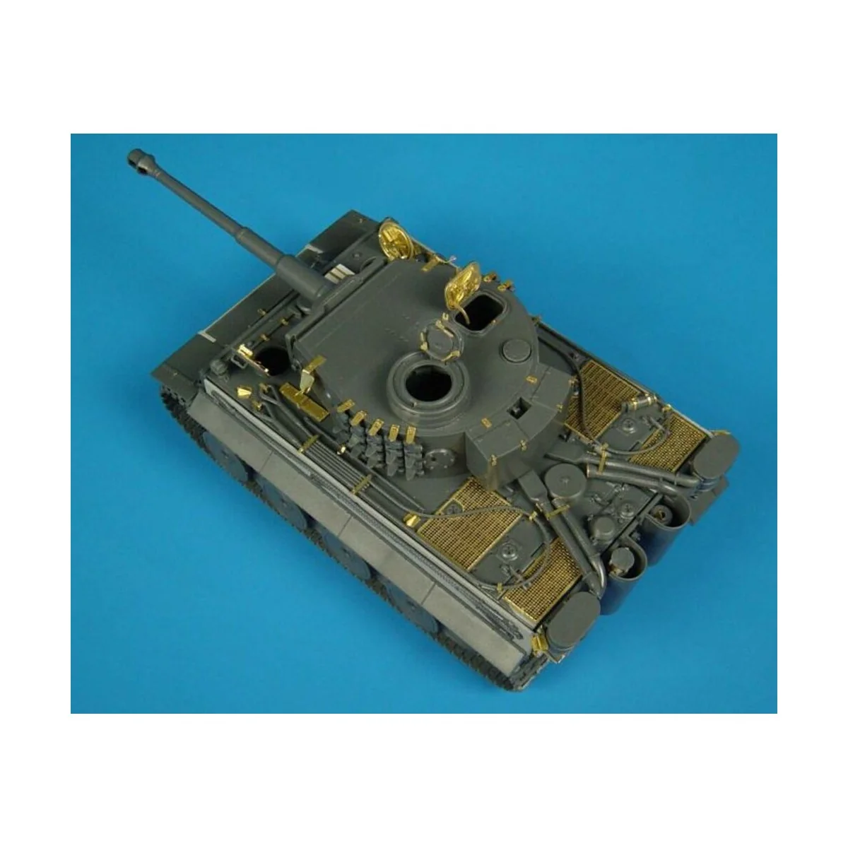 TIGER I ausf E, 1/48 - Hauler HLX48007