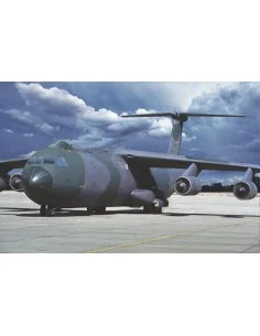 Lockheed C-141B Starlifter, 1/144 - Roden 331