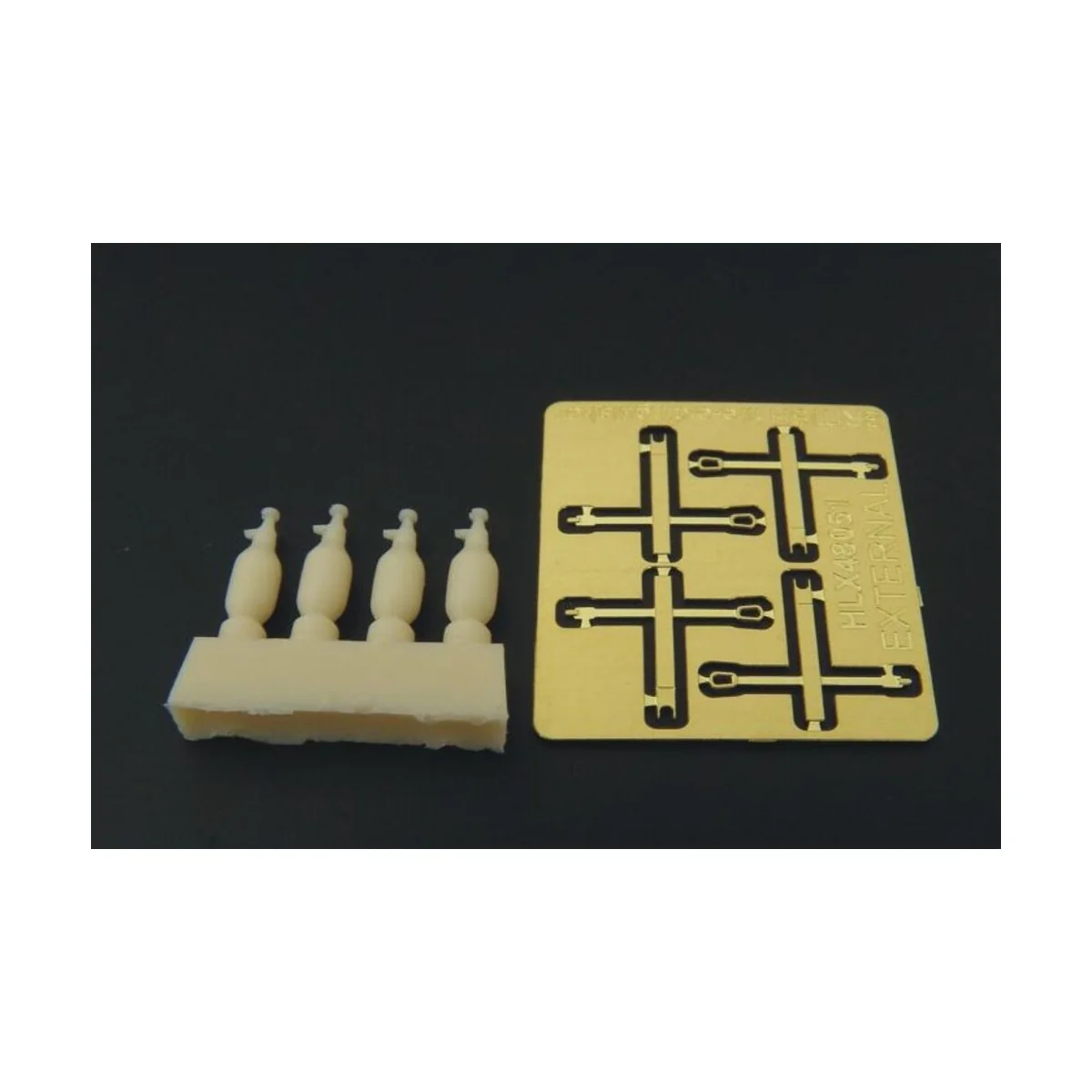 British FIRE EXTINGUISHER external, 1/48 - Hauler HLX48051