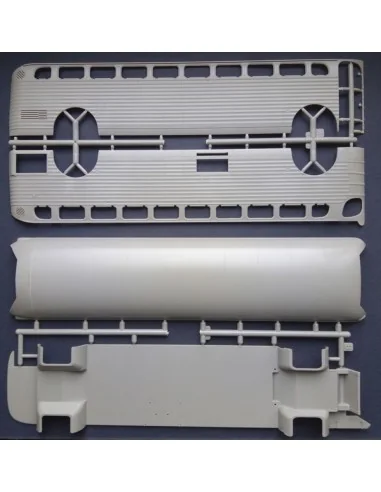 1947 PD-3701 Silverside Bus, 1/35 - Roden 816
