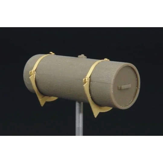 HOLDERS for SU-122&T-34 fuel tanks, 1/48 - Hauler HLX48084