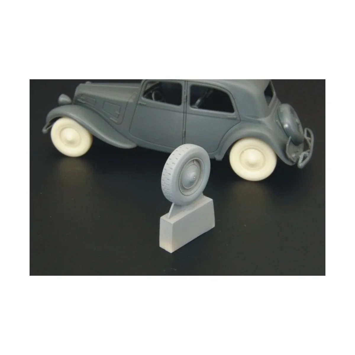 CITROEN 11CV wheels set, 1/48 - Hauler HLX48099