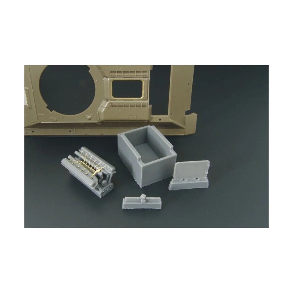 T-34- SU-122 engine set, 1/48 - Hauler HLX48115