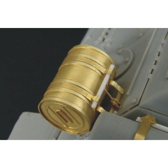 T-34-85 SMOKE CANS - Hauler HLX48152