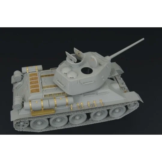 T-34-85 1944 Angle-Jointed Turret, 1/48 - Hauler HLX48153