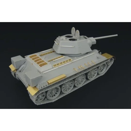 T-34-76 1943 Factory No 112, 1/48 - Hauler HLX48155