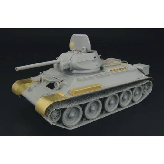 T-34-76 1942 Factory No 112, 1/48 - Hauler HLX48157
