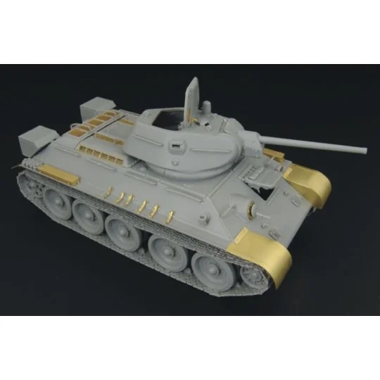 T-34-76 1942 Factory No 112, 1/48 - Hauler HLX48157