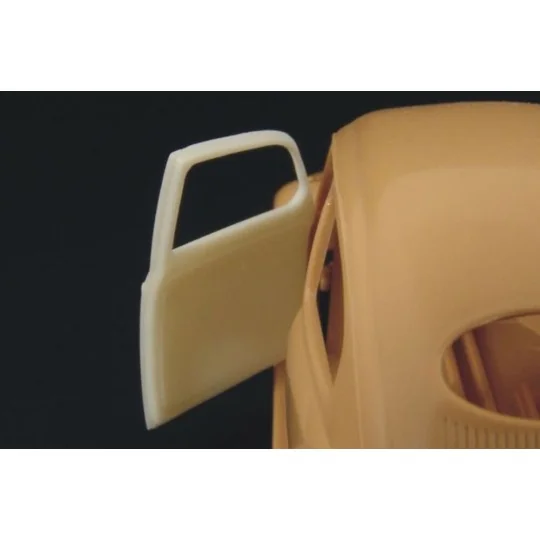 DOOR for Volkswagen type 82E, 1/48 - Hauler HLX48158
