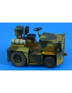 United Tractor G40C TOW Tractor (LPG), 1/32 - Aerobonus 320.108